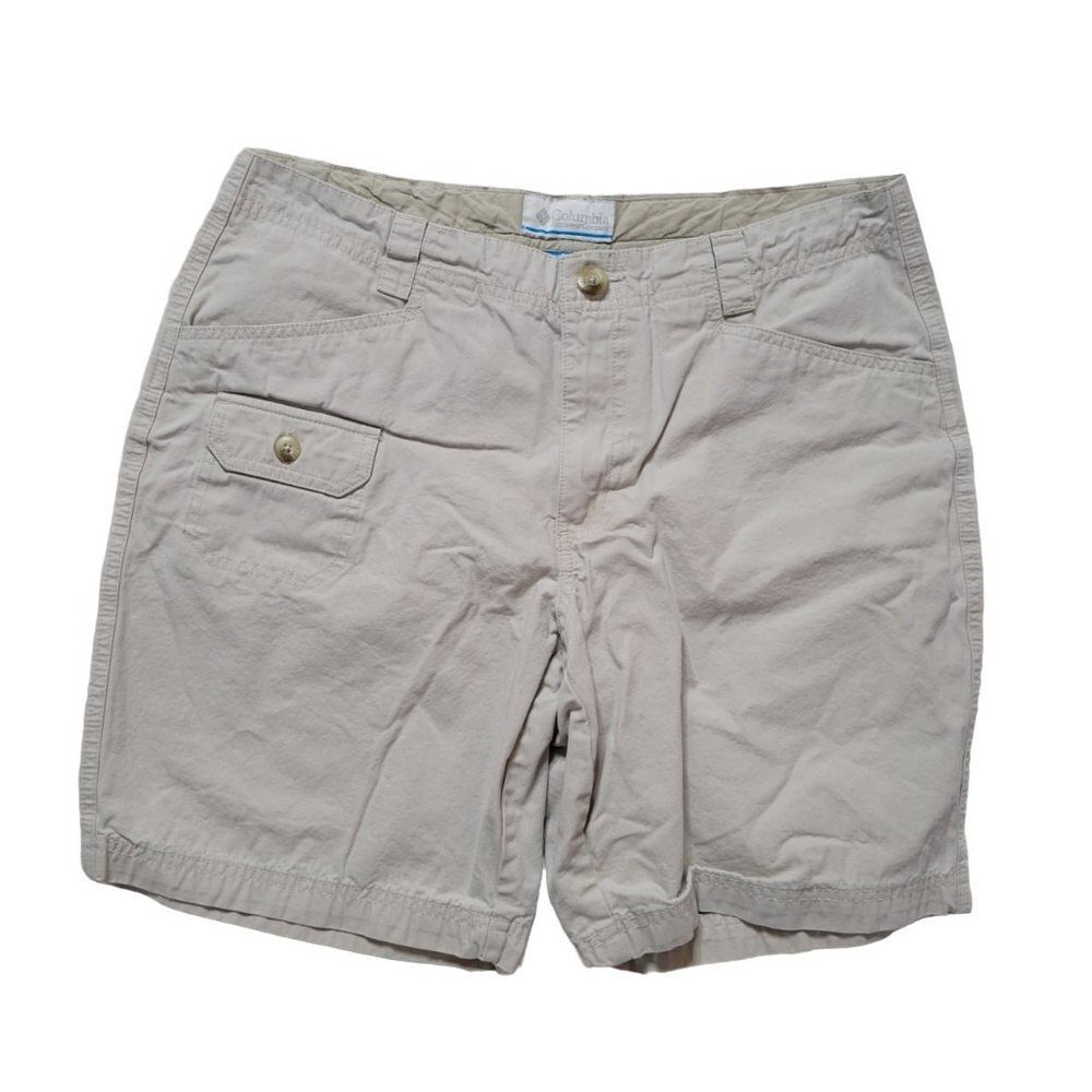 Columbia Women's Light Taupe Cargo Shorts